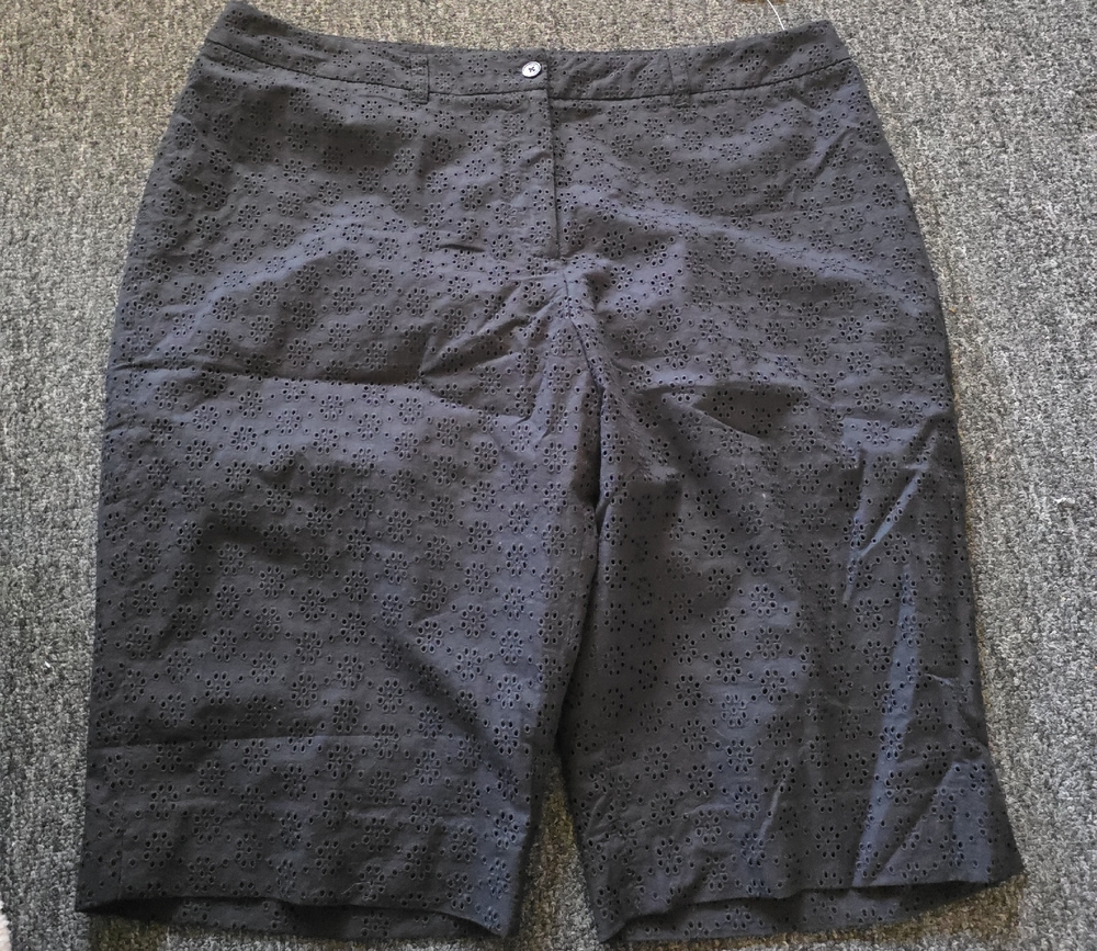Jones New York Black Eyelet Bermudas